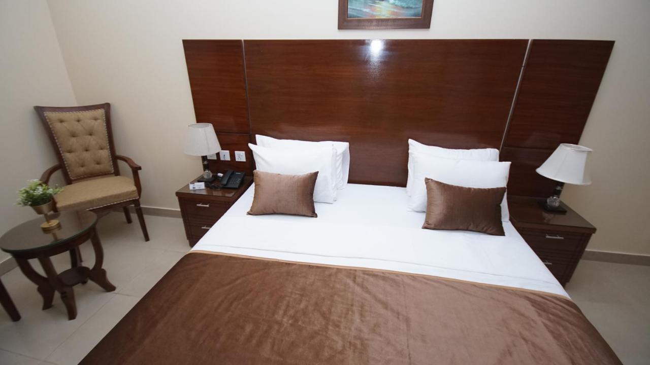 World Inn Hotel Karaçi Dış mekan fotoğraf