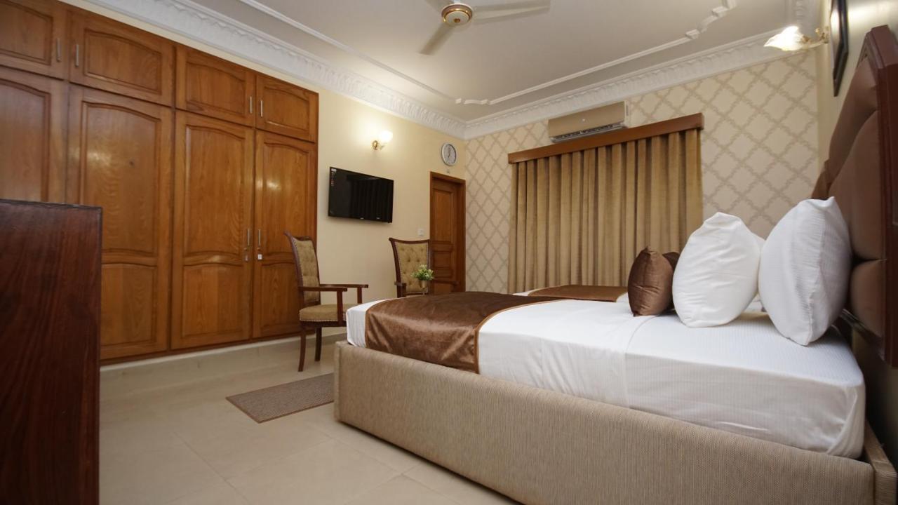 World Inn Hotel Karaçi Dış mekan fotoğraf