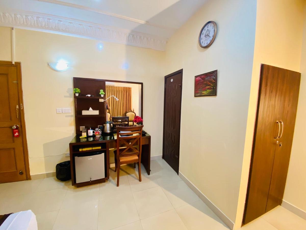 World Inn Hotel Karaçi Dış mekan fotoğraf